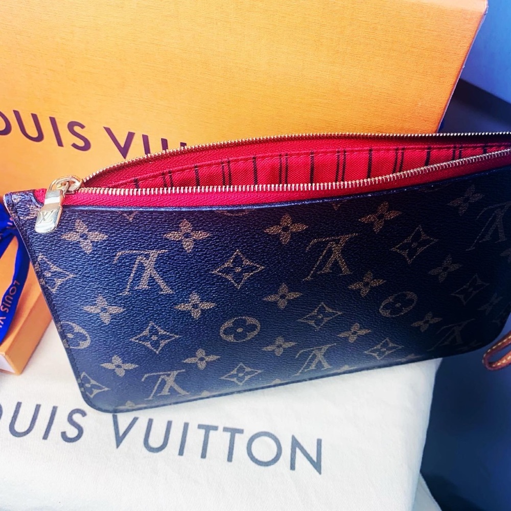 Louis Vuitton monogram wristlet